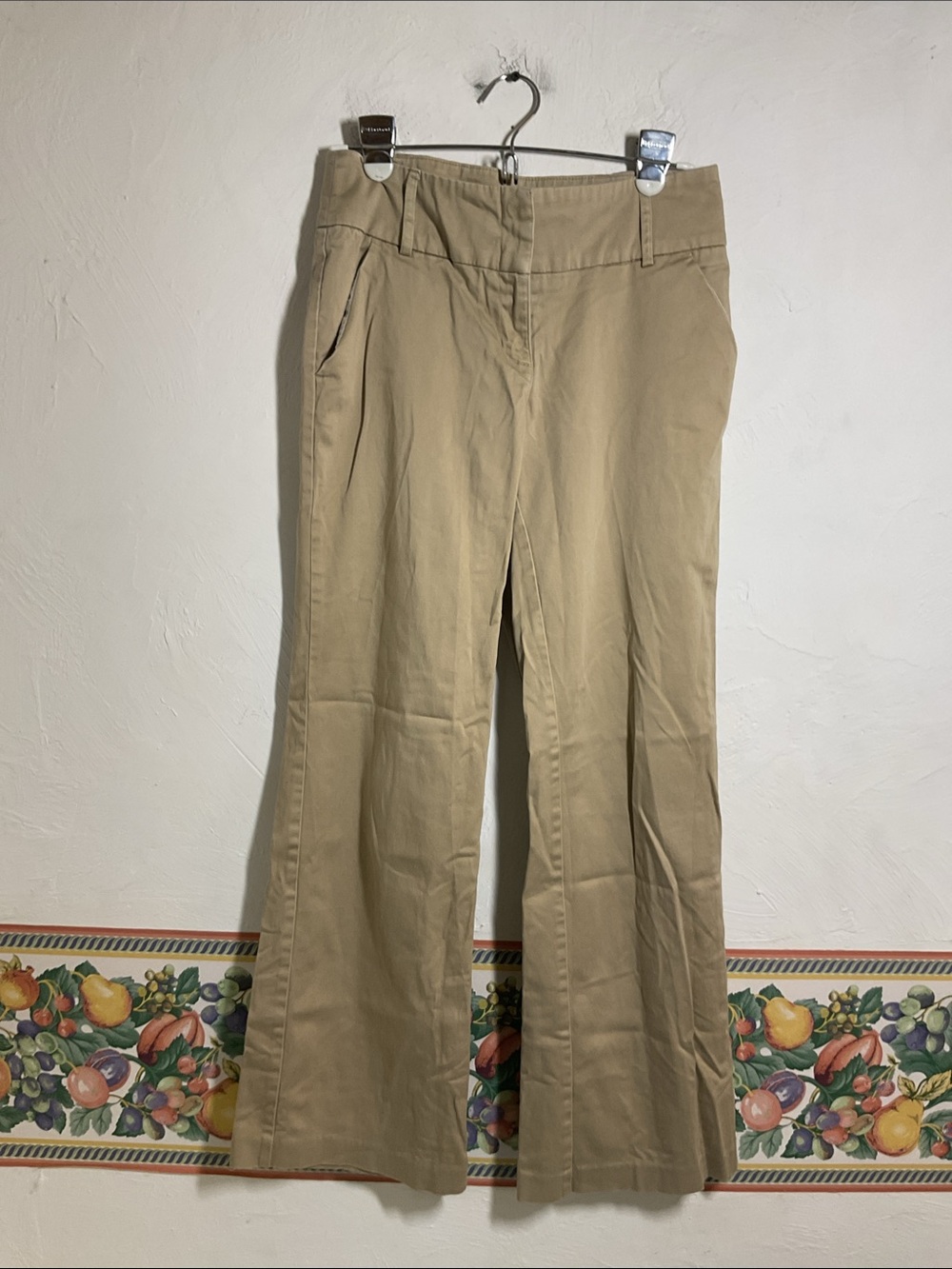 New York & Company Tan Khaki Stretch Flare Dress Pants Trousers Size 4 Average